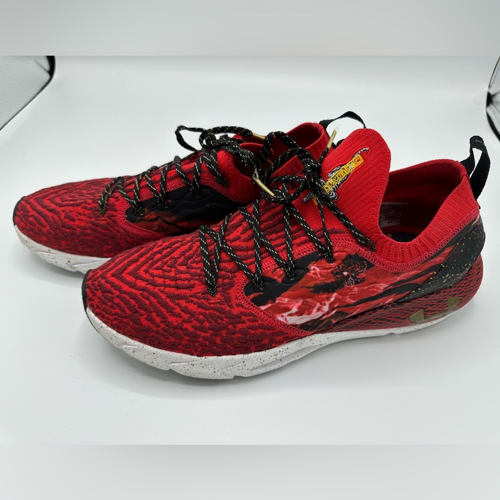 Men’s Under Red  Armour HOVR Phantom 2 Chinese New Year Sz 13